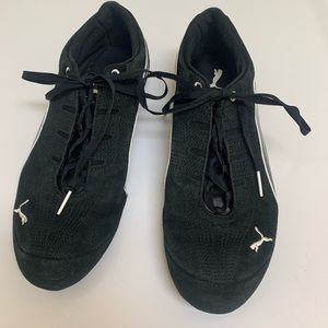 Old-school puma shoes. Size 9 1/2